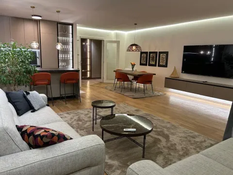 Izdavanje, trosoban stan, 108m², Central Point, Podgorica - image 2