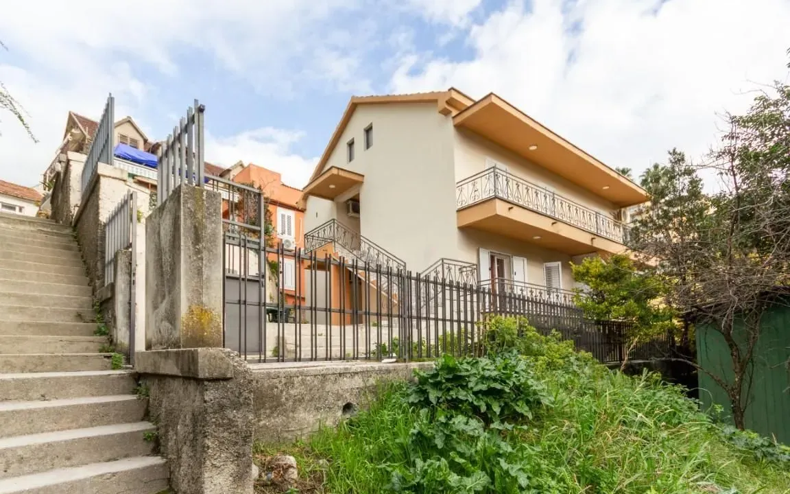 Prodaja, kuća, 230m², Herceg Novi, Crna Gora
