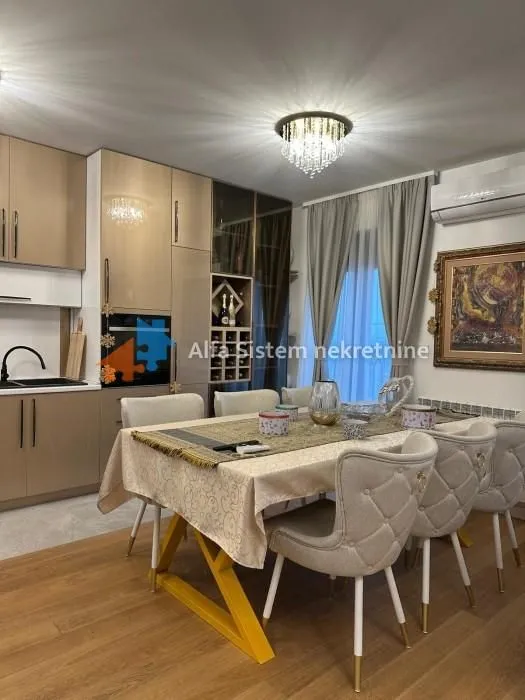 Izdavanje, trosoban stan, 90m², Čubura, Beograd