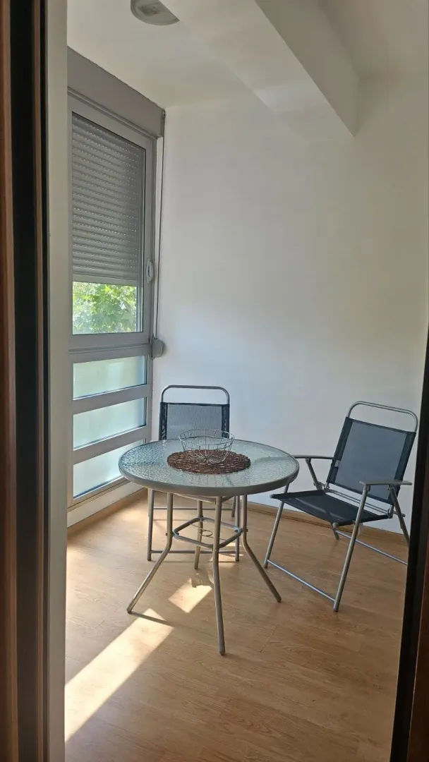 Izdavanje, dvosoban stan, 70m², Centar, Podgorica