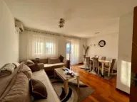 Izdavanje, dvosoban stan, 70m², Zabjelo, Podgorica - image 1