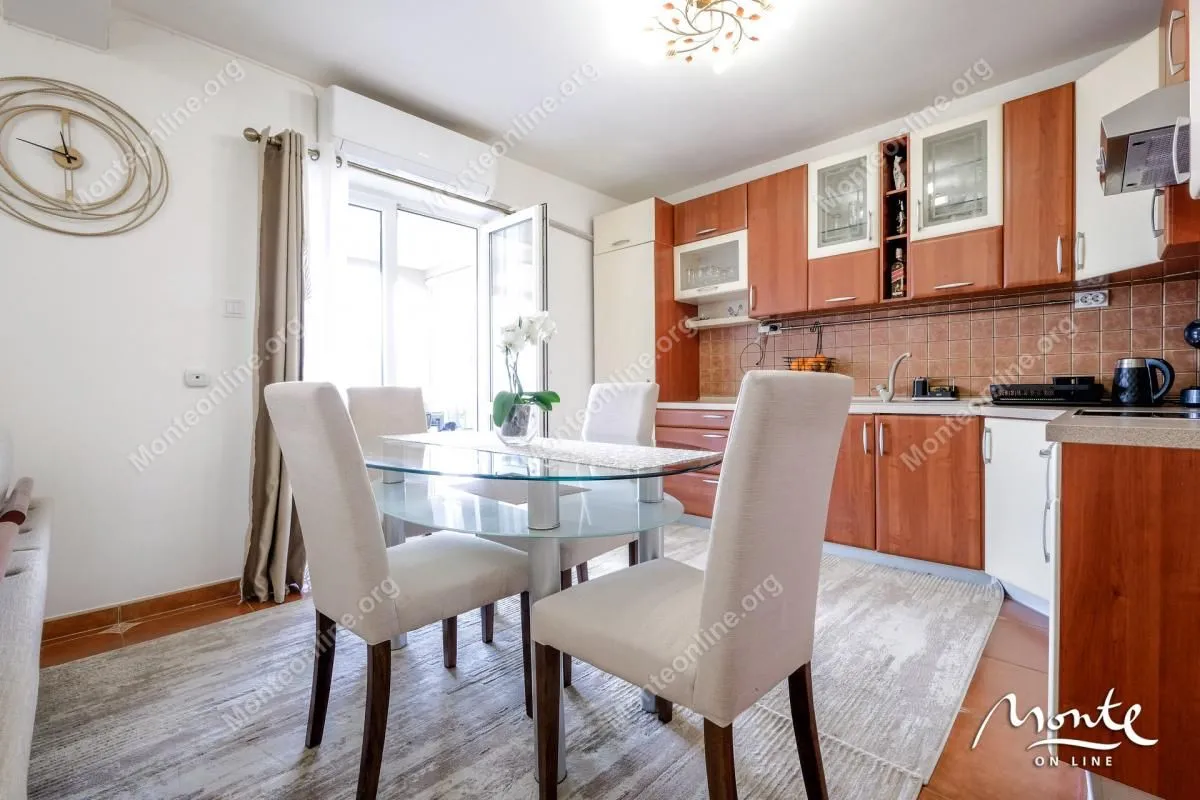 Prodaja, kuća, 210m², Krašići, Tivat