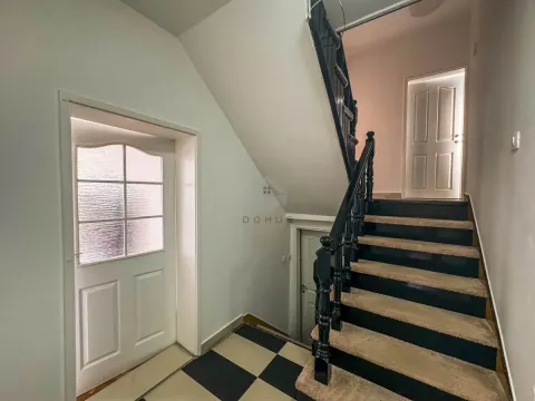 Izdavanje, kuća, 250m², Zagorič, Podgorica - image 13