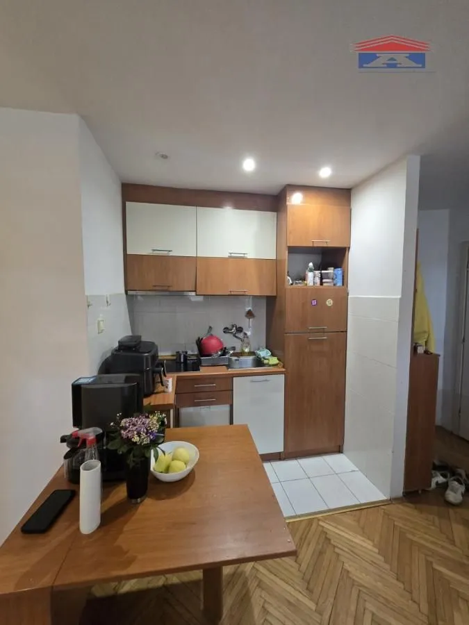 Izdavanje, jednosoban stan, 40m², Centar, Novi Sad