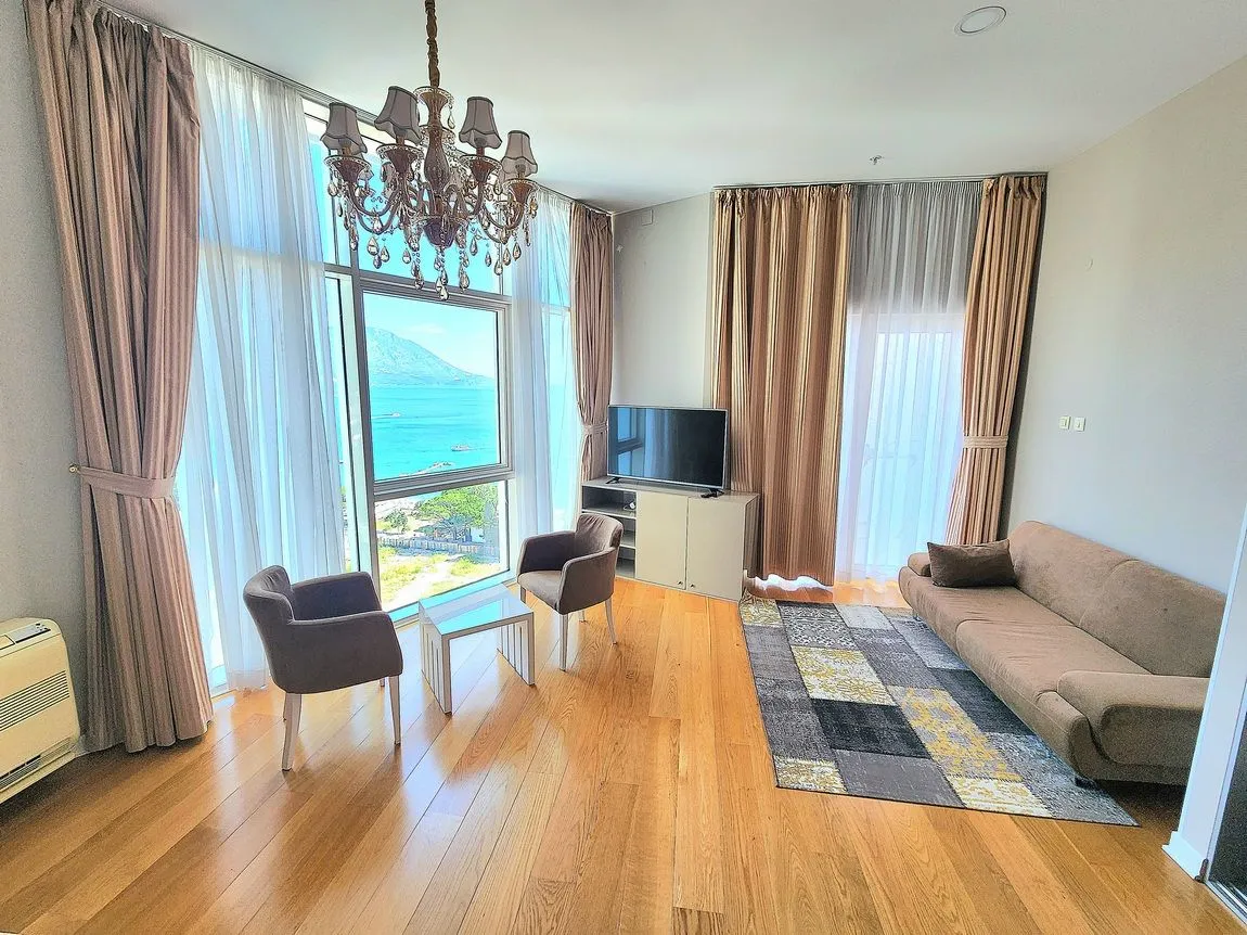 Sale, three bedroom apartment, 178m², Centar, Budva