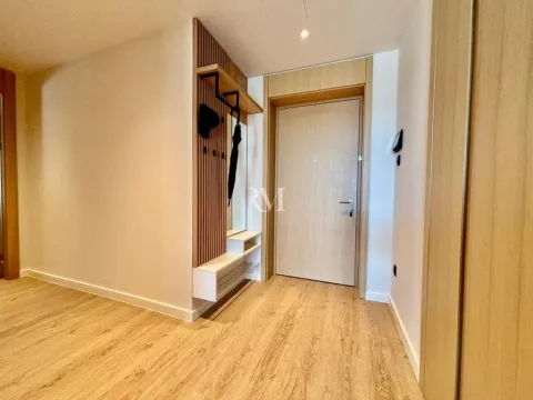 Rent, three bedroom apartment, 110m², Porto Montenegro, Tivat - image 12