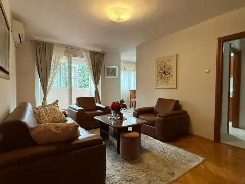 Prodaja, jednosoban stan, 63m², Podgorica, Crna Gora - image 1