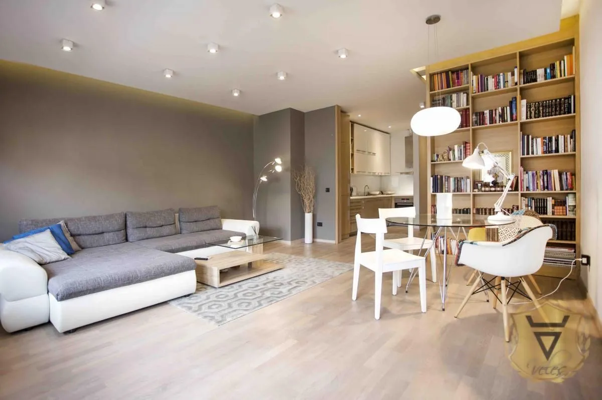 Izdavanje, dvosoban stan, 65m², Stari Grad, Beograd