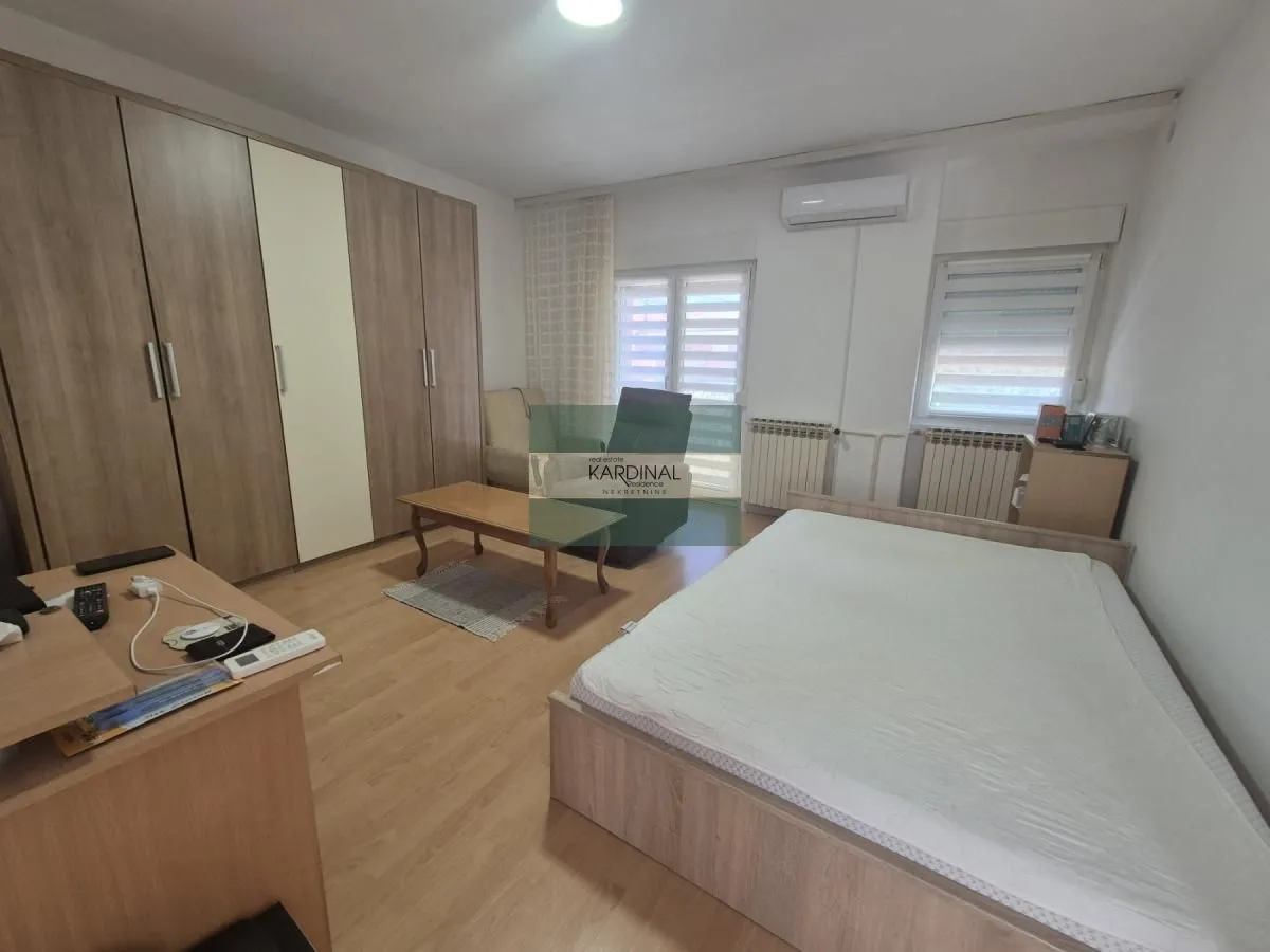 Prodaja, četvorosoban stan, 120m², Strelište, Jagodina
