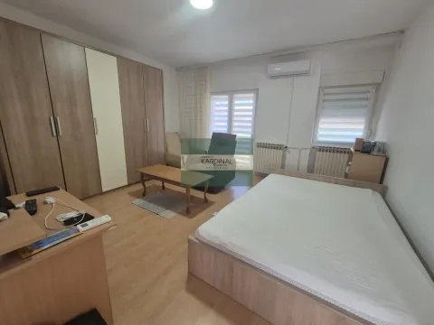 Prodaja, četvorosoban stan, 120m², Strelište, Jagodina - image 5