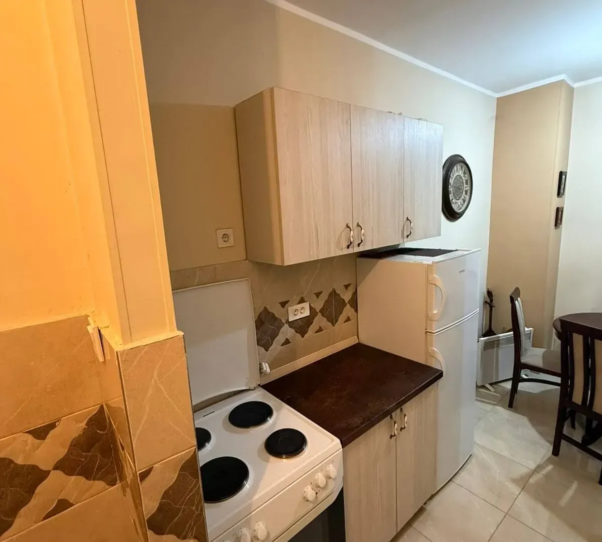 Izdavanje, dvosoban stan, 56m², Gintaš, Podgorica