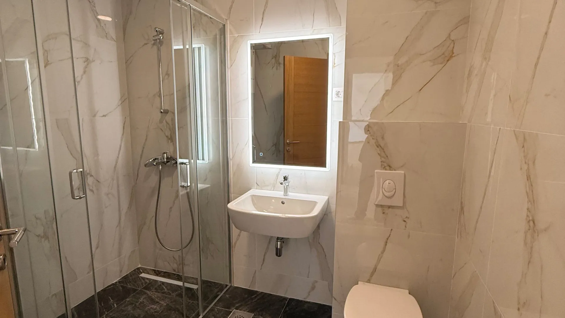 Prodaja, trosoban stan, 103m², Pržno, Budva