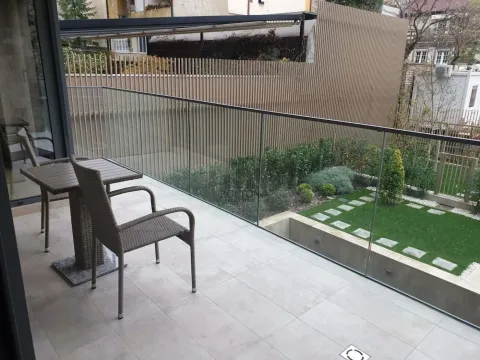 Izdavanje, dvosoban stan, 104m², Vračar, Šid - image 17