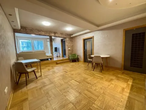 Izdavanje, trosoban stan, 95m², Južni Bulevar, Vračar Sve Podlokacije - image 13