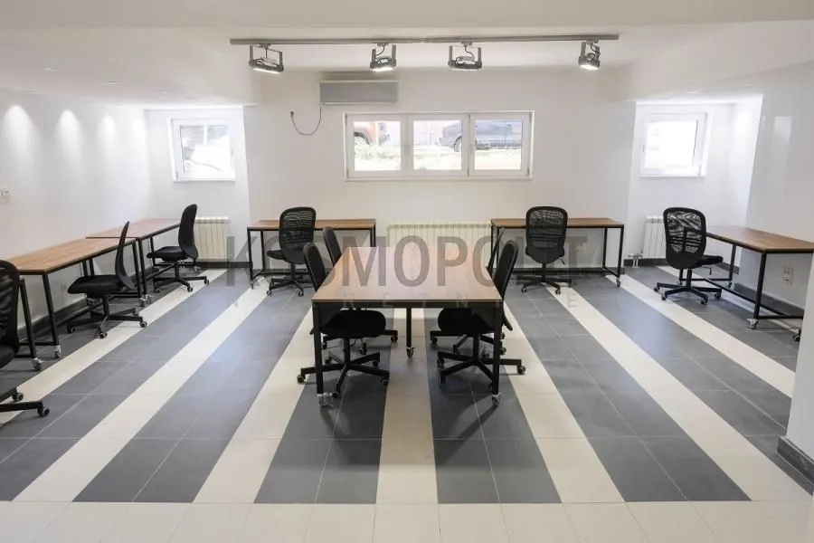 Sale, office space, 315m², Voždovac Sve Podlokacije, Beograd