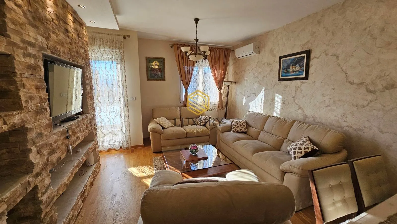 Rent, two bedroom apartment, 64m², City Kvart, Podgorica