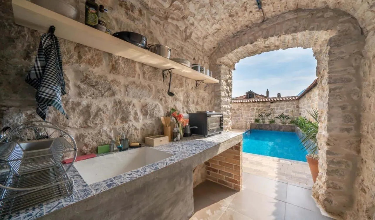Sale, house, 320m², Risan, Kotor