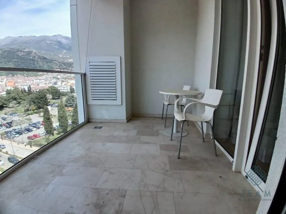 Prodaja, jednosoban stan, 65m², Centar, Budva