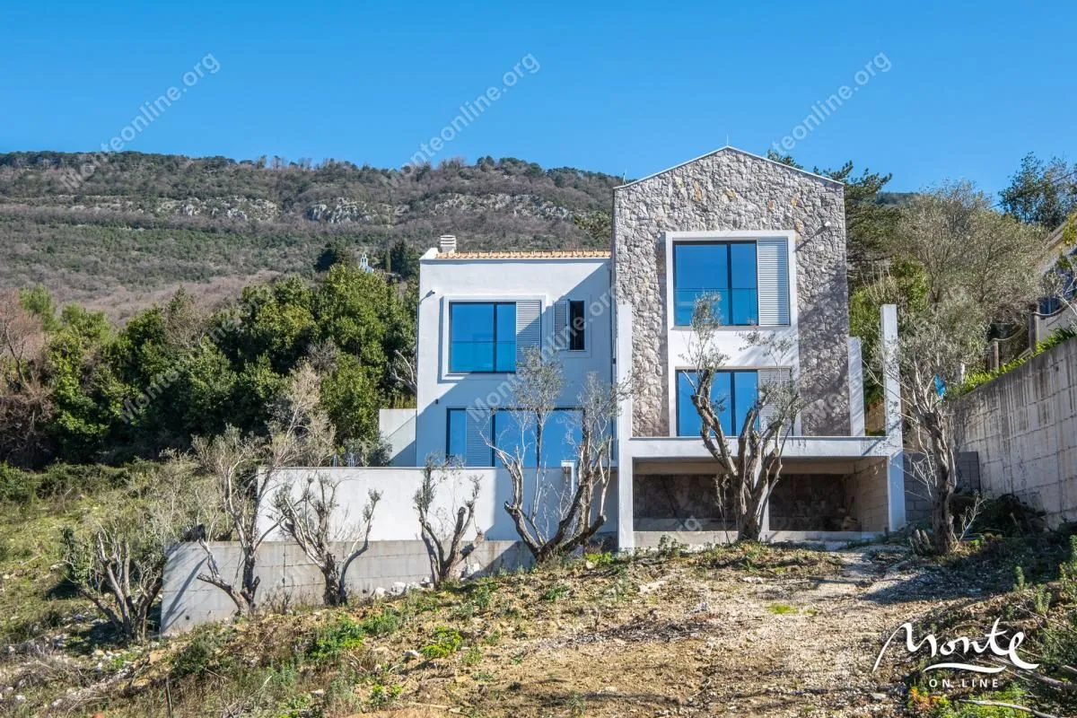 Prodaja, kuća, 240m², Kavač, Kotor
