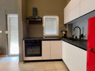 Izdavanje, dvosoban stan, 55m², Muo, Kotor - image 9