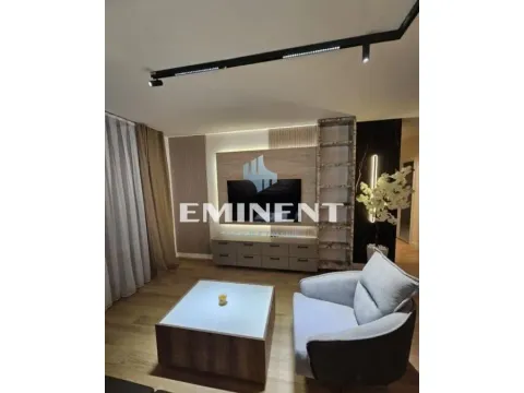 Izdavanje, trosoban stan, 81m², Savski Venac, Beograd - image 3