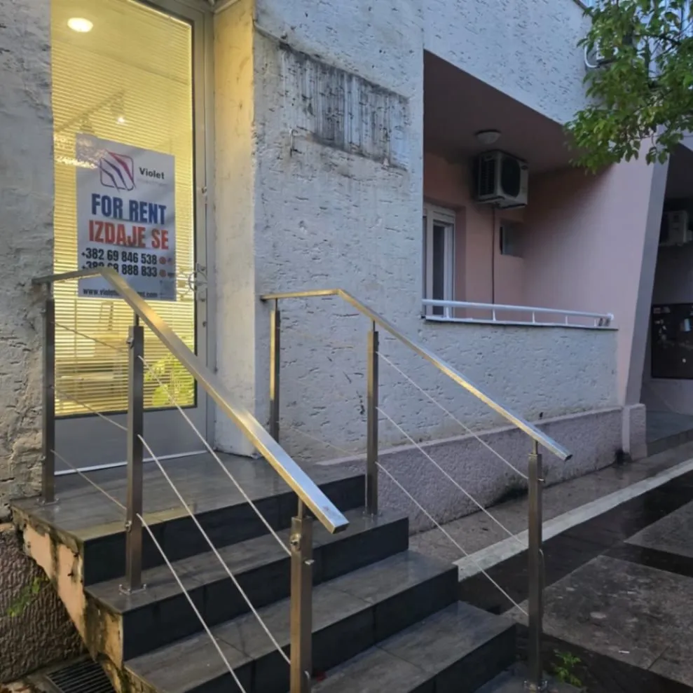 Izdavanje, poslovni prostor, 55m², Centar, Podgorica