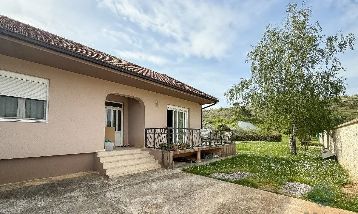 Rent, house, 100m², Gornja Gorica, Podgorica