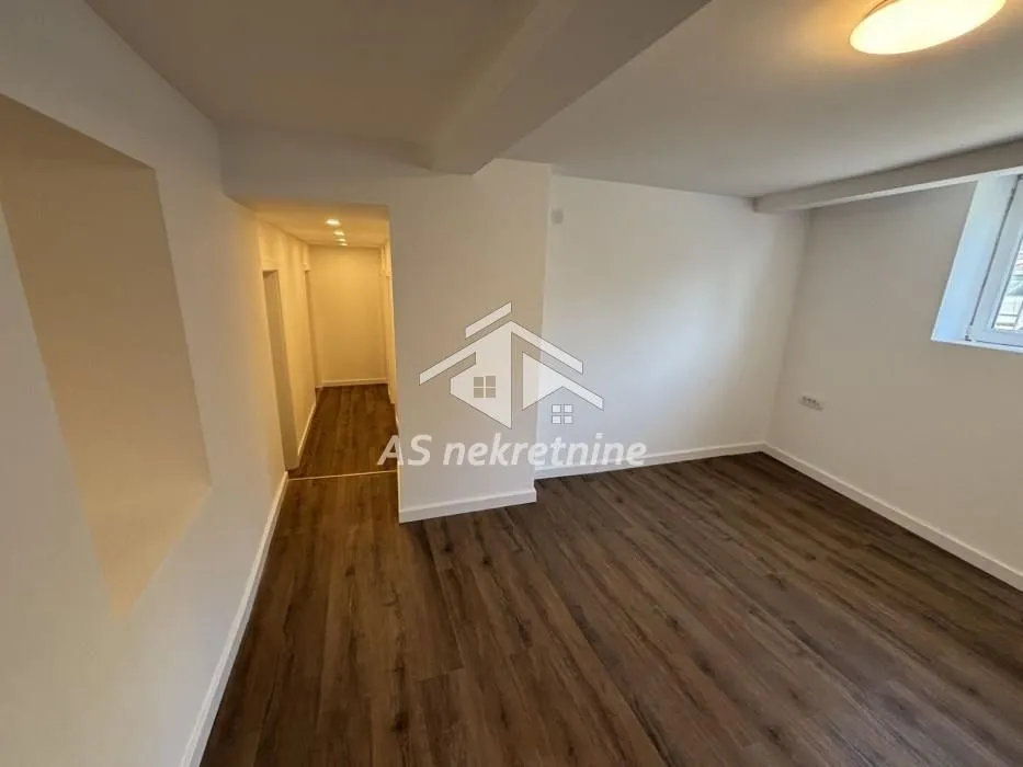 Izdavanje, dvosoban stan, 55m², Stari Grad, Beograd