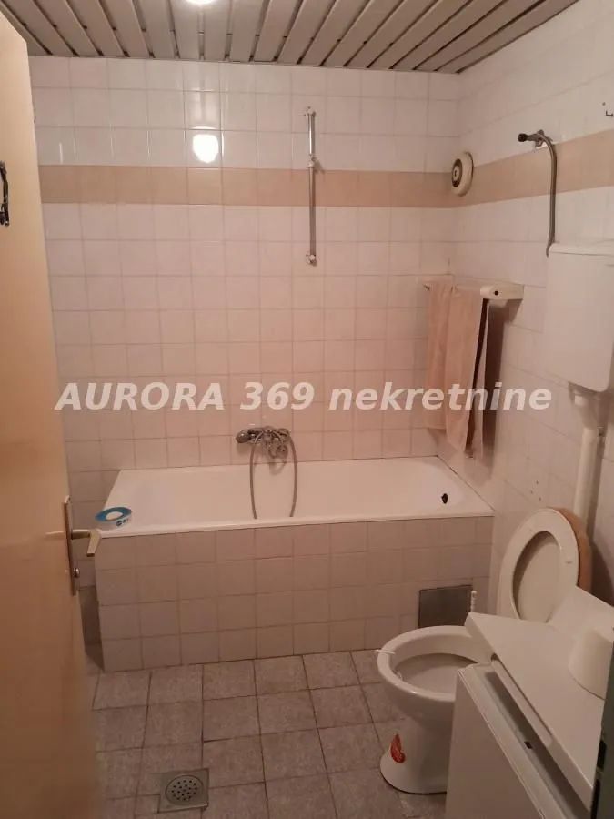 Izdavanje, dvosoban stan, 70m², Bulevar patrijarha Pavla, Novi Sad Sve Podlokacije