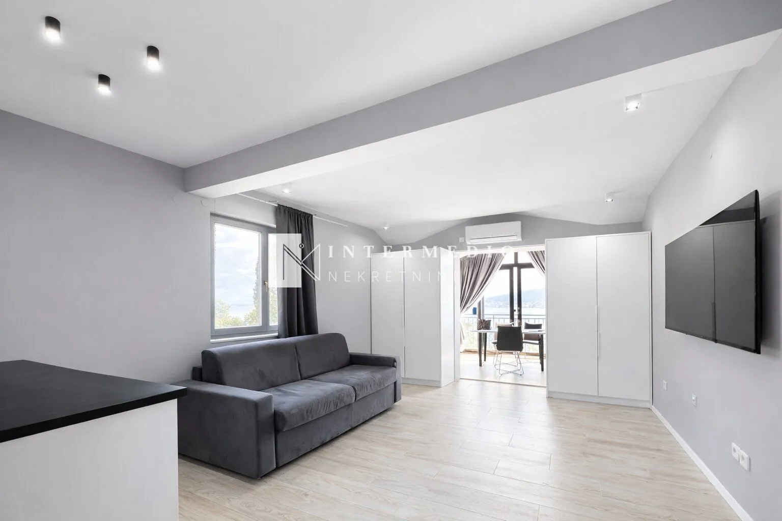Prodaja, jednosoban stan, 45m², Baošići, Herceg Novi