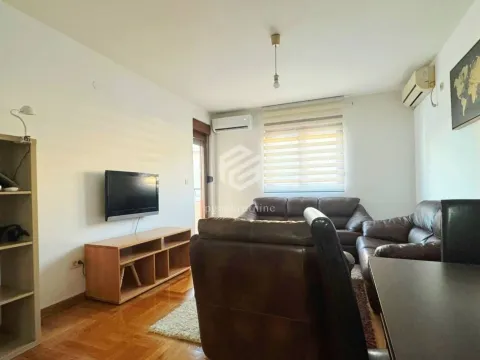 Prodaja, dvosoban stan, 55m², Stari Aerodrom, Podgorica - image 1