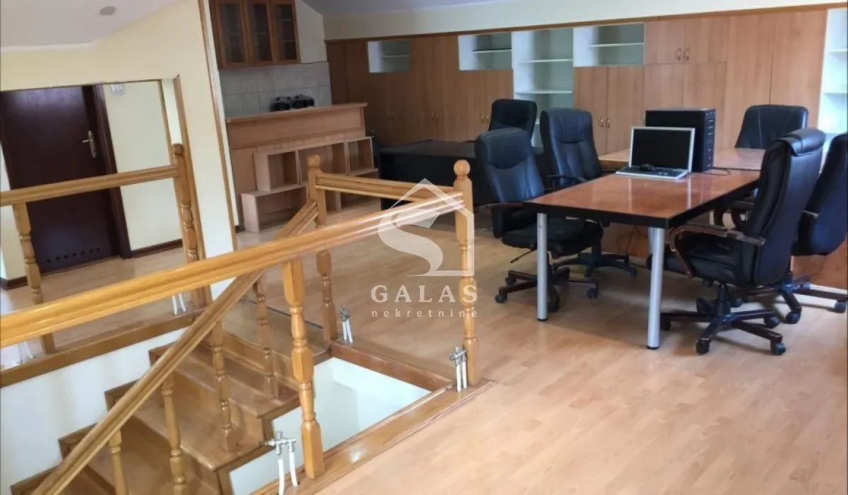Izdavanje, kuća, 260m², Voždovac Sve Podlokacije, Beograd