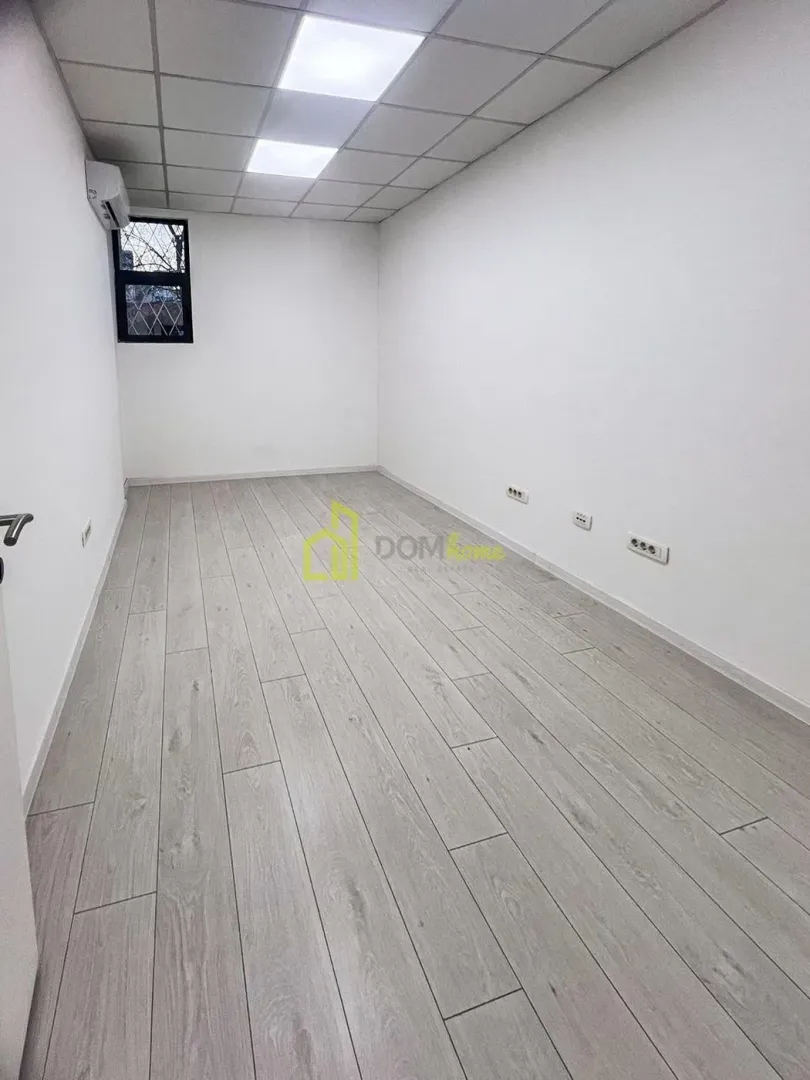 Rent, office space, 294m², Blok 5, Podgorica