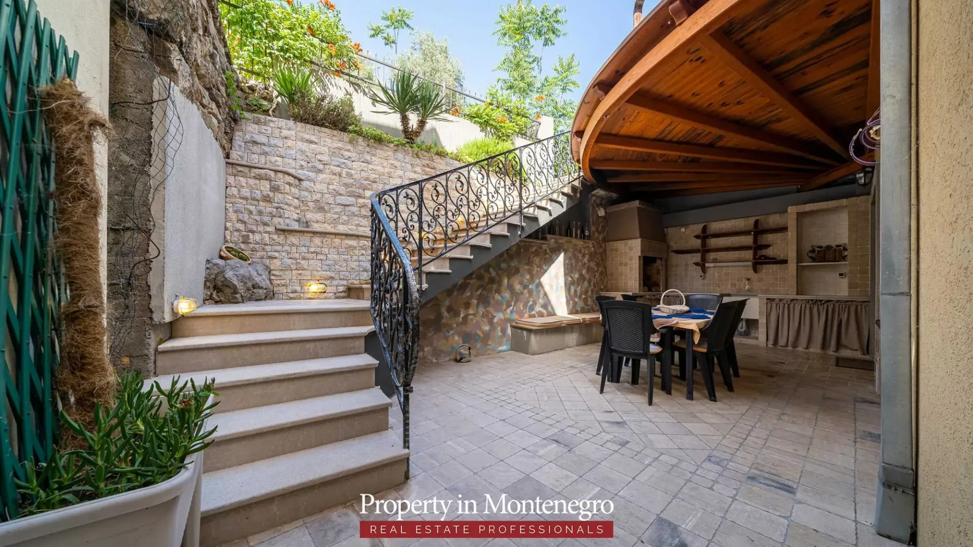 Sale, house, 266m², Kotor, Crna Gora