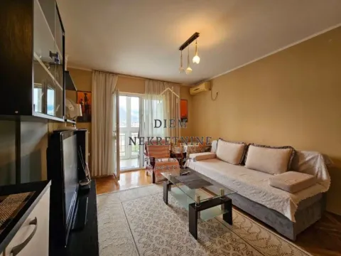 Izdavanje, garsonjera, 35m², Centar, Bar - image 6