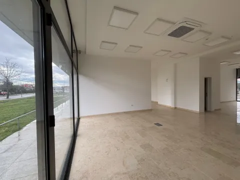 Izdavanje, poslovni prostor, 122m², Pobrežje, Podgorica - image 1