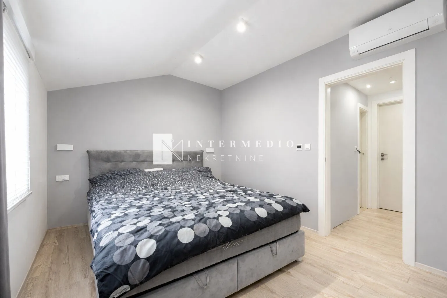 Prodaja, jednosoban stan, 45m², Baošići, Herceg Novi