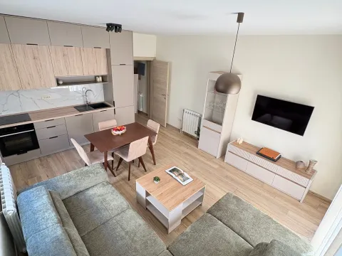 Rent, one bedroom apartment, 50m², Tivat, Crna Gora - image 6