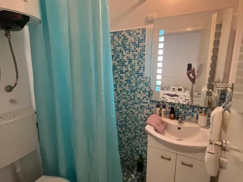 Izdavanje, dvosoban stan, 125m², Budva, Crna Gora - image 17