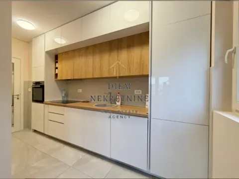 Izdavanje, trosoban stan, 100m², Central Point, Podgorica - image 10