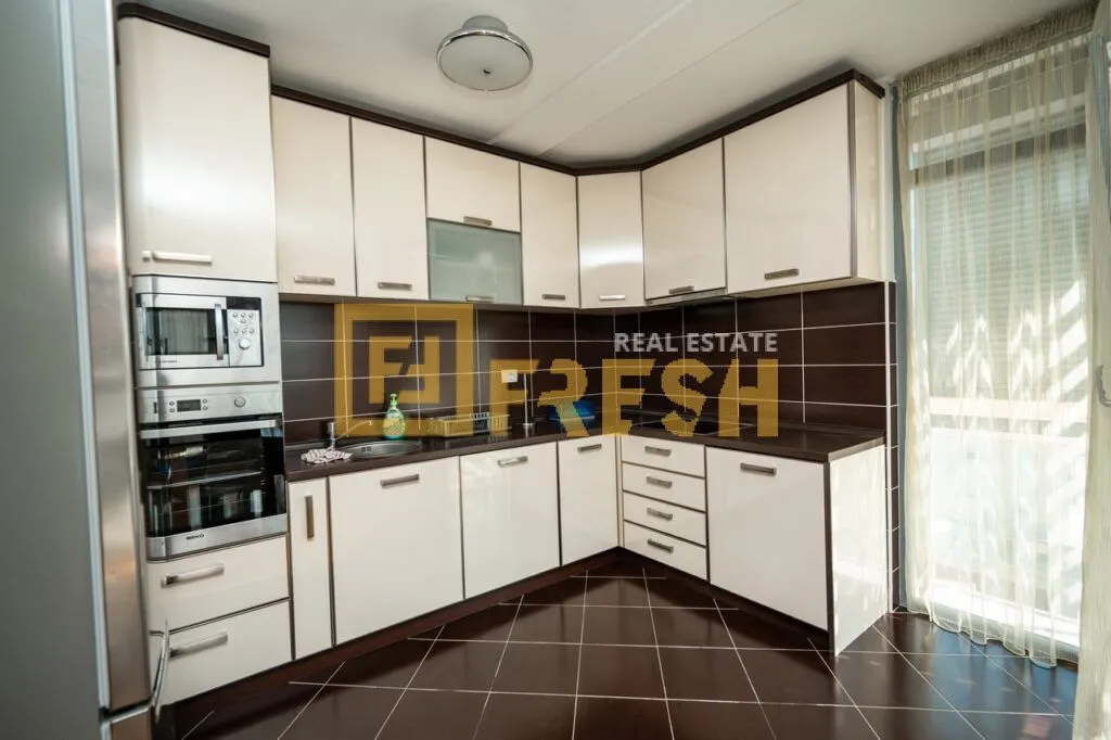 Izdavanje, trosoban stan, 80m², City Kvart, Podgorica