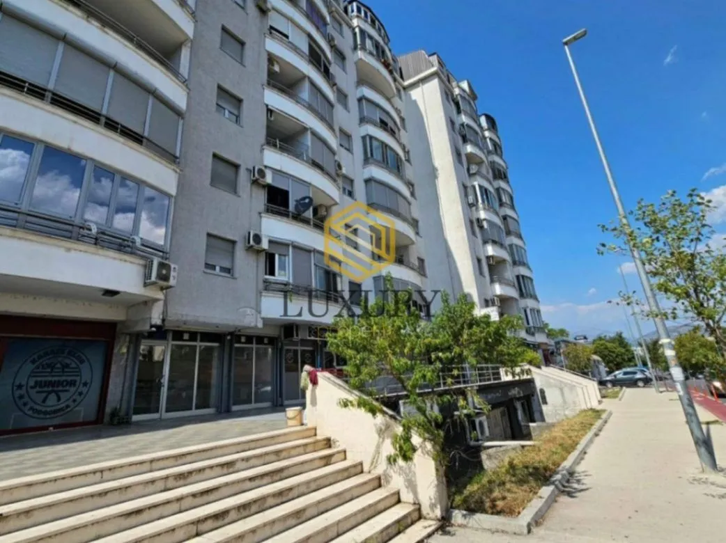 Rent, office space, 70m², Pobrežje, Podgorica