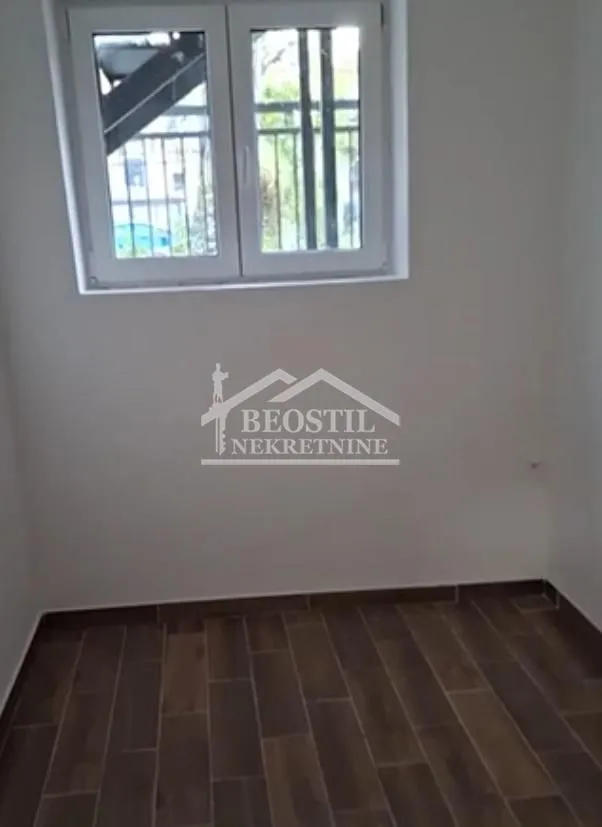 Prodaja, trosoban stan, 32m², Zemun Sve Podlokacije, Beograd