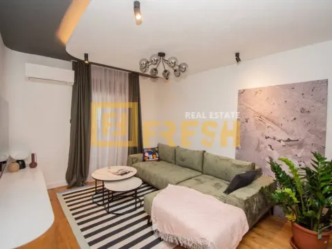 Izdavanje, dvosoban stan, 74m², Centar, Podgorica - image 4