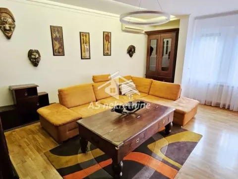 Izdavanje, trosoban stan, 80m², Stari Grad, Beograd
