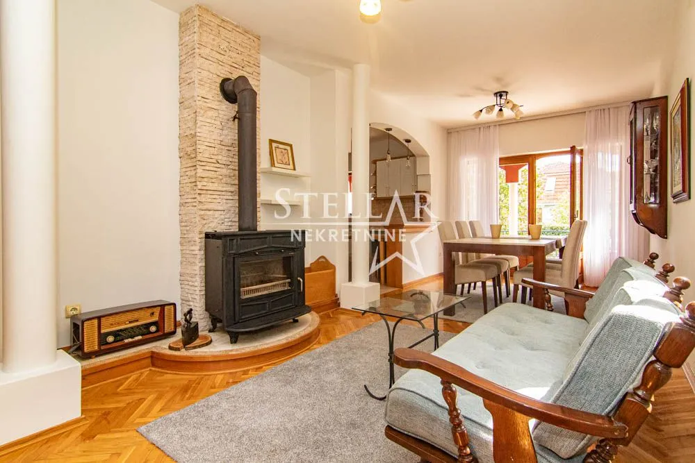 Rent, house, 220m², Tološi, Podgorica