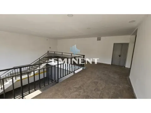 Izdavanje, poslovni prostor, 183m², Savski Venac, Beograd - image 11