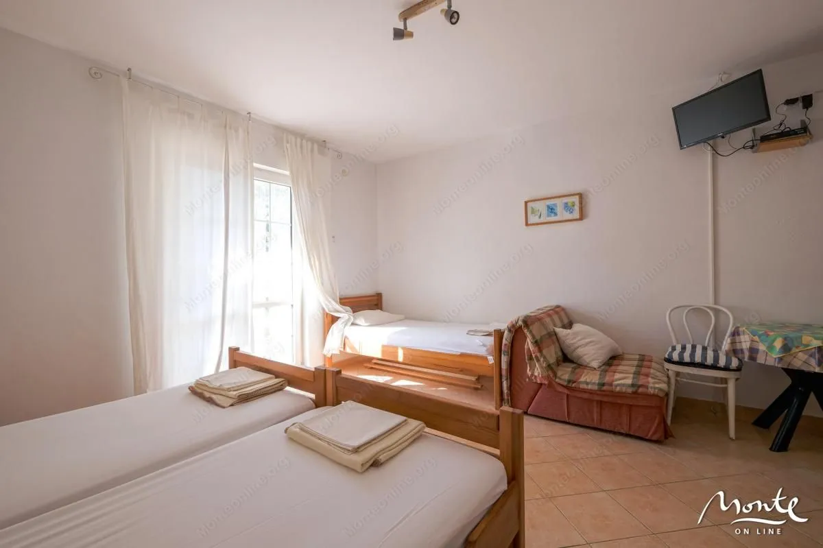 Sale, house, 195m², Bečići, Budva