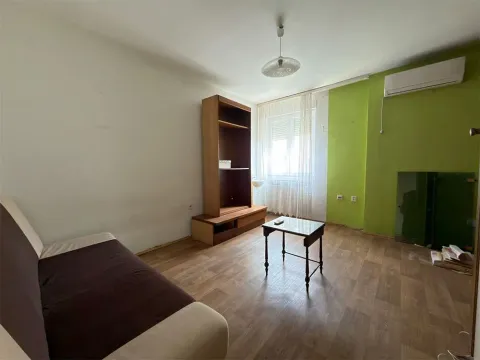 Sale, two bedroom apartment, 65m², Kalenić Pijaca, Vračar Sve Podlokacije - image 10