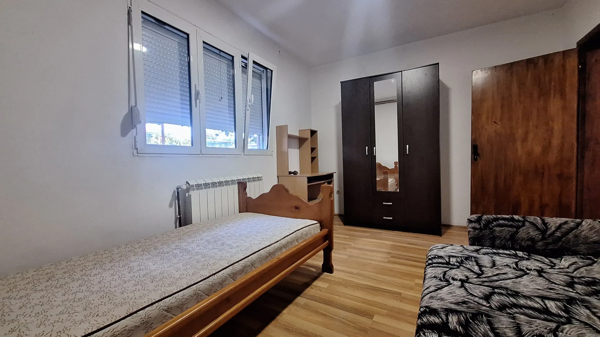 Izdavanje, kuća, 45m², Tološi, Podgorica